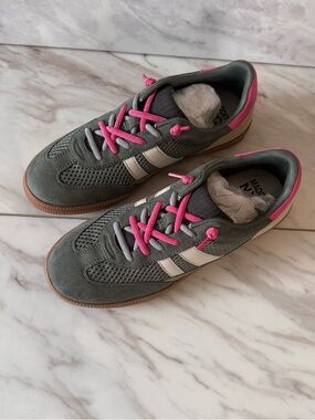 Madden NYC Retro Sneakers Green Pink Gum Sole Casual Shoes Women’s Size 5